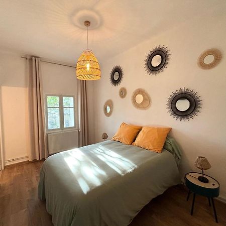 Appartement Eygalieres Avec Petit Jardin Екстер'єр фото