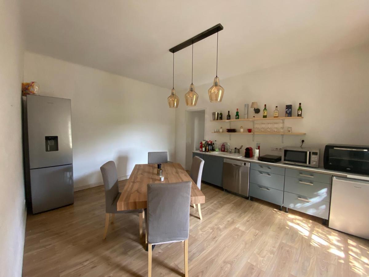 Appartement Eygalieres Avec Petit Jardin Екстер'єр фото