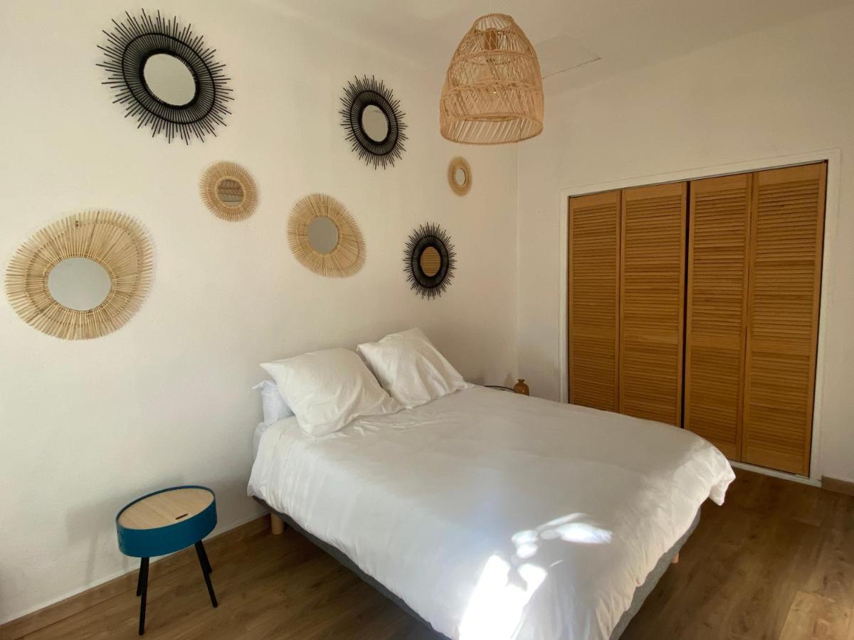 Appartement Eygalieres Avec Petit Jardin Екстер'єр фото