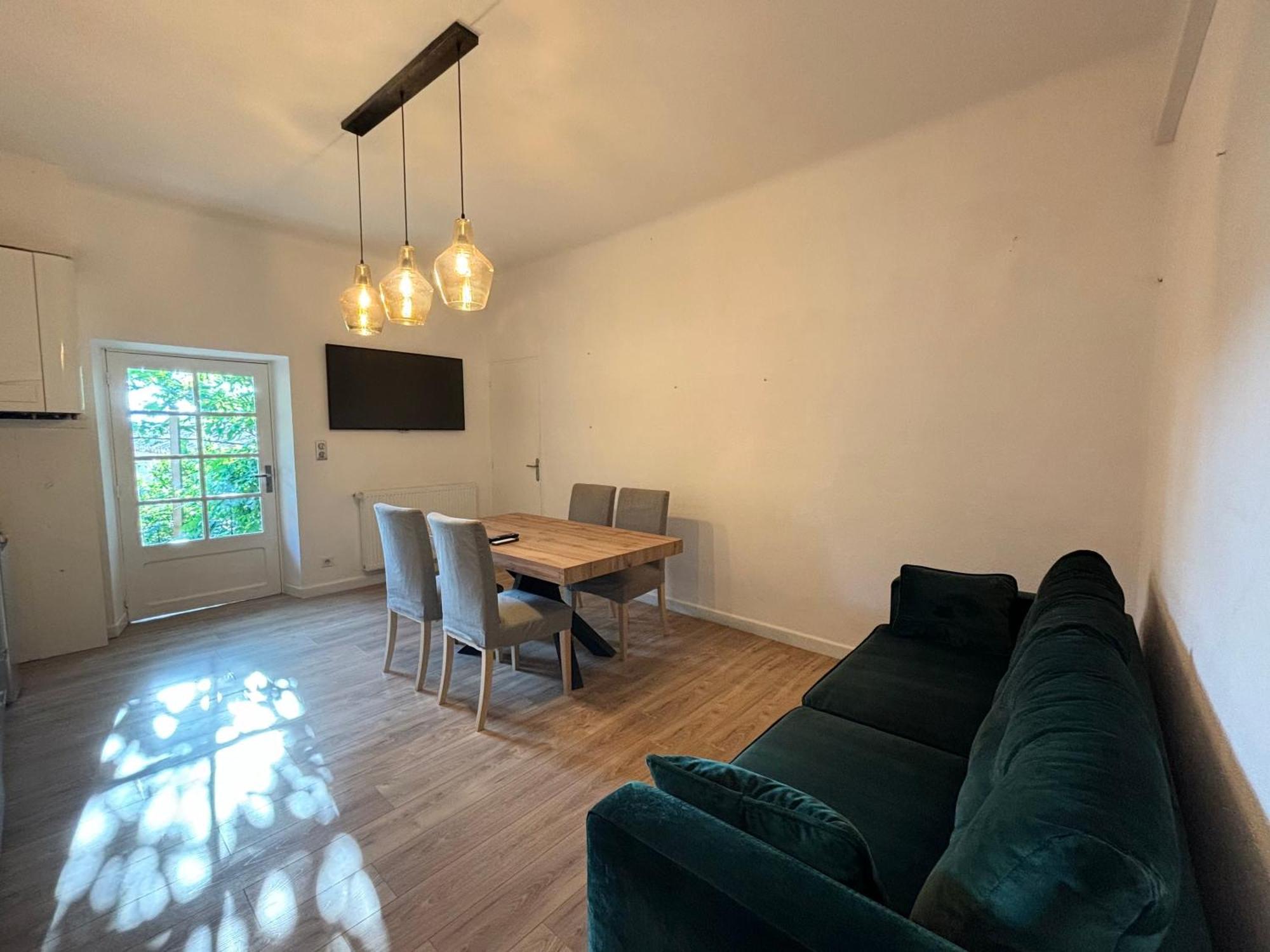Appartement Eygalieres Avec Petit Jardin Екстер'єр фото