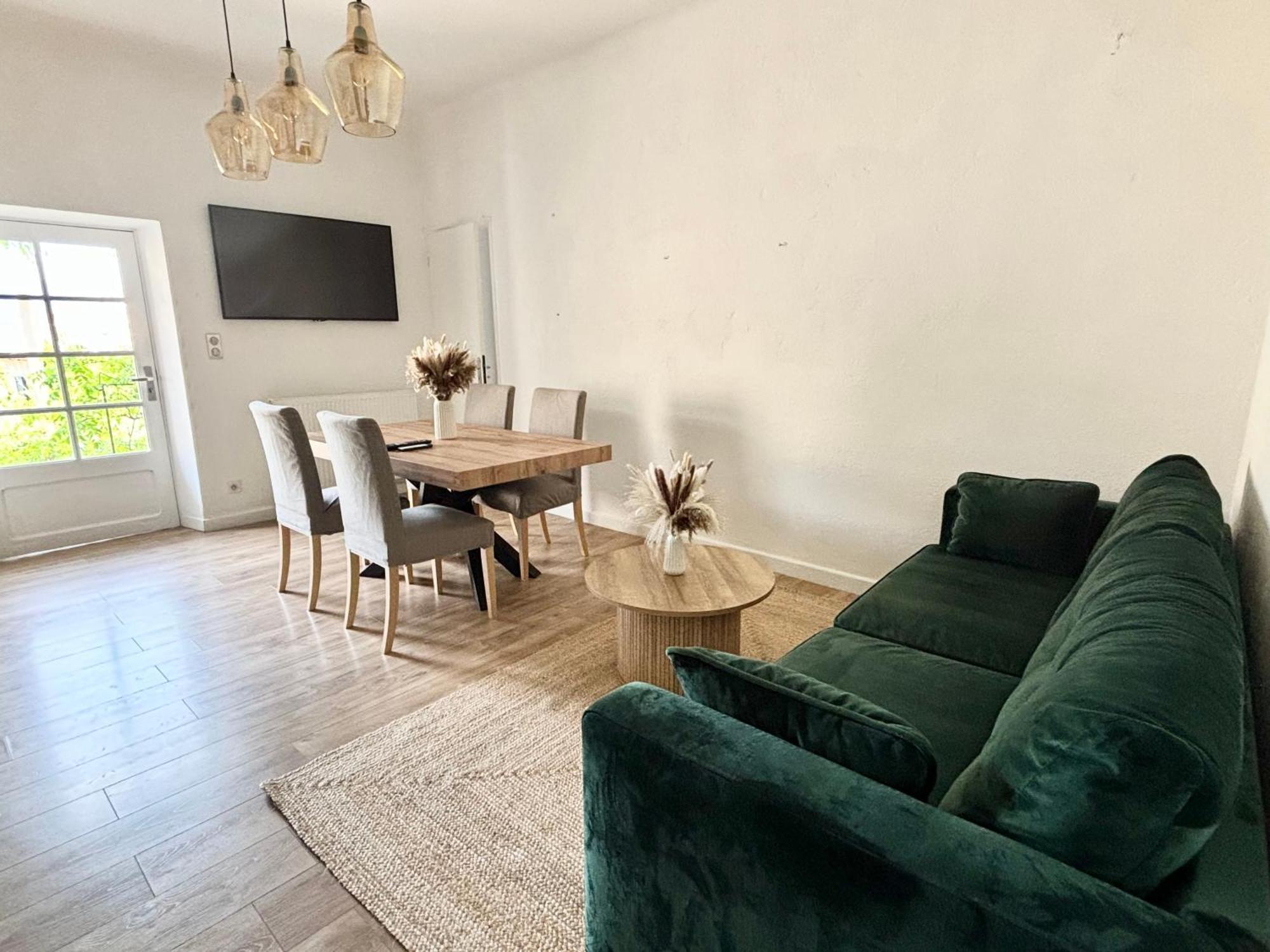 Appartement Eygalieres Avec Petit Jardin Екстер'єр фото